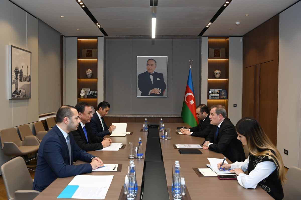 Джейхун Байрамов встретился с Генеральным секретарем Организации тюркских государств