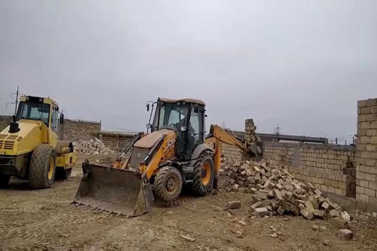 МЧС предотвратило незаконное строительство в Абшеронском районе-ФОТО -ВИДЕО 