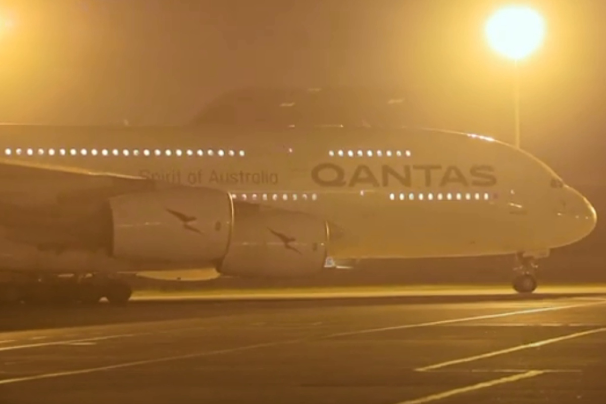 В Баку прибыл еще один самолет «Airbus 380» Сингапур-Лондон