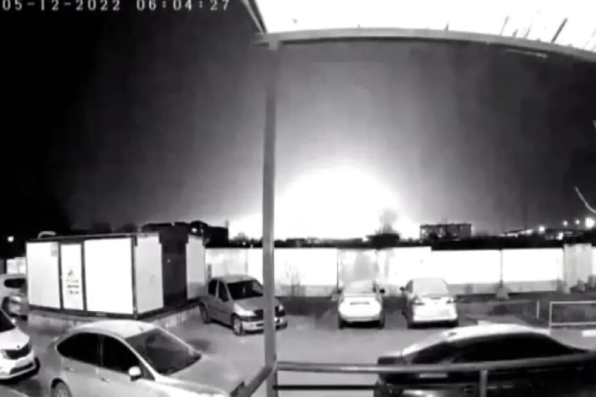 На стратегическом аэродроме в Саратовской области России слышны звуки взрыва