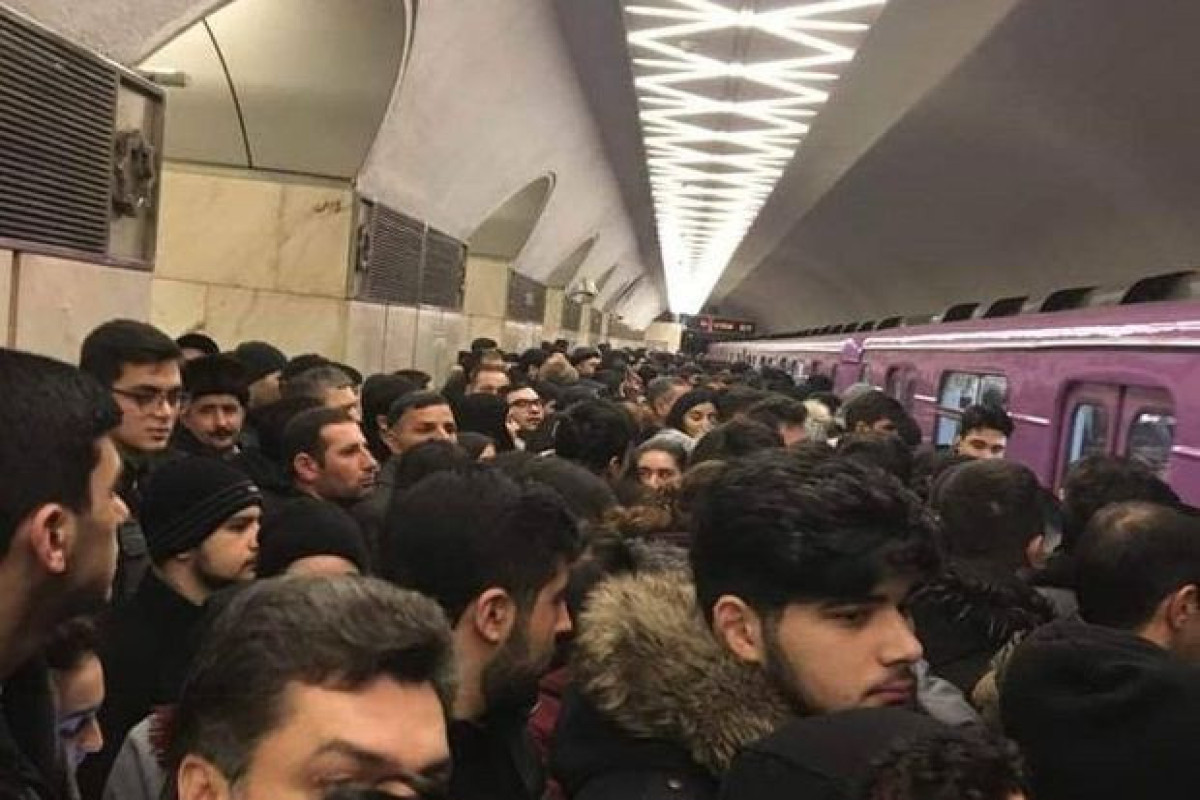 Названа причина несокращения интервала в Бакинском метро