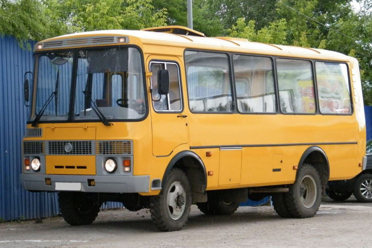 Мужчину задавило автобусом во время ремонта в Ширване