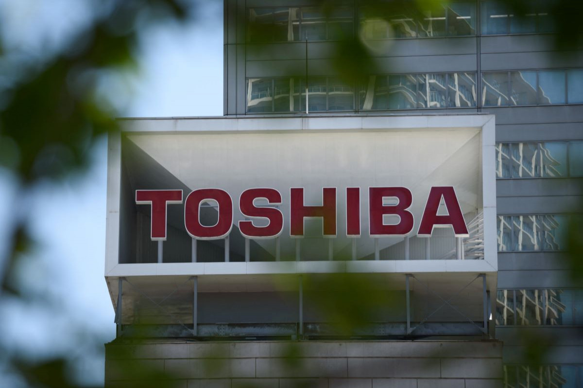 Toshiba разделят на две компании