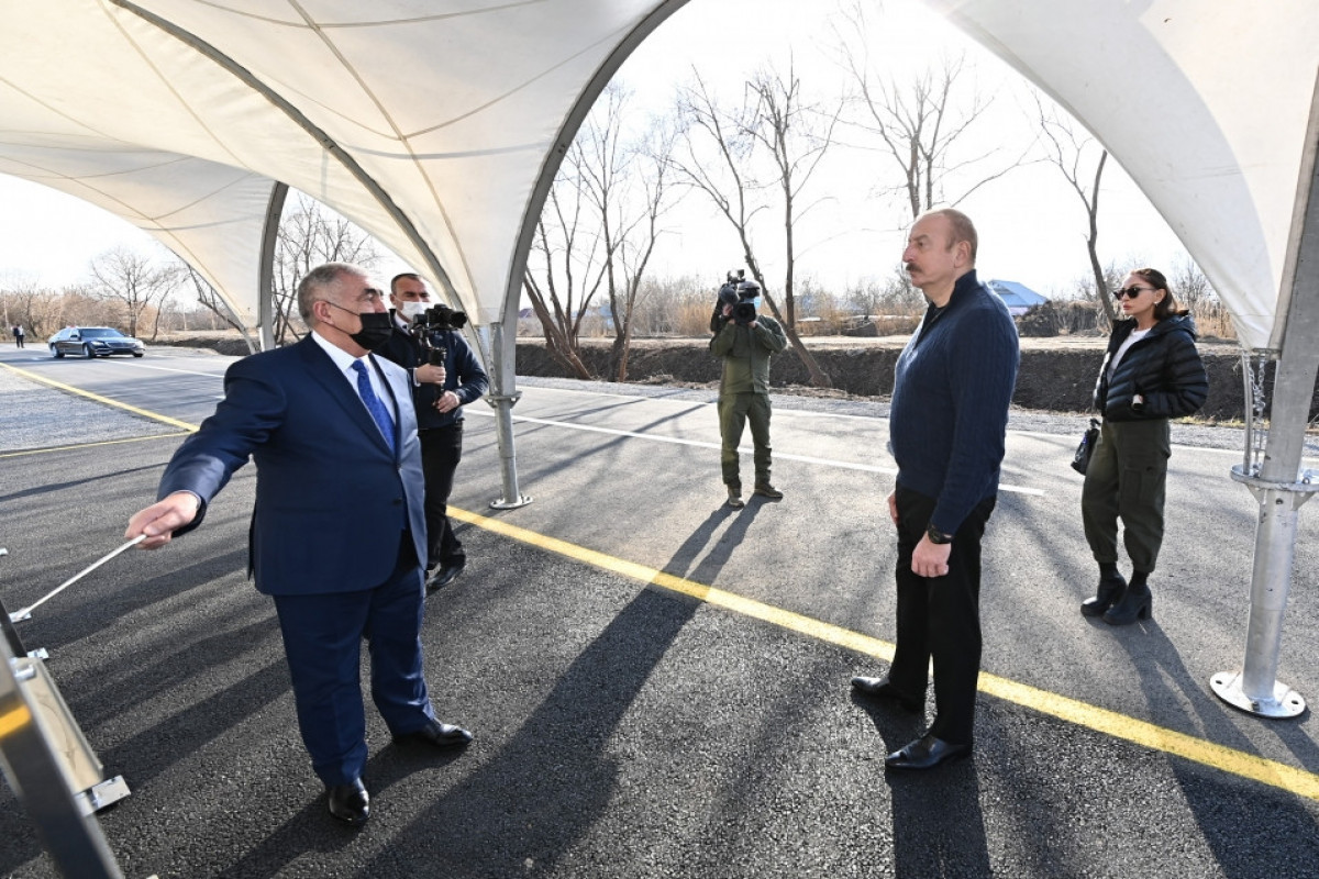 Президент Ильхам Алиев и первая леди Мехрибан Алиева приняли участие в открытии после реконструкции автодороги Авшар-Салманбейли-Ашагы Авшар-Ходжавенд в Агджабединском район