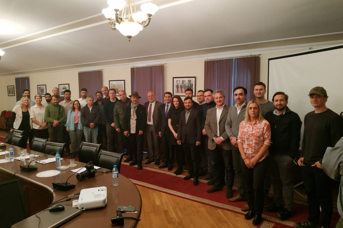 Помощник президента встретился с иностранными путешественниками, совершившими поездку на освобожденные территории