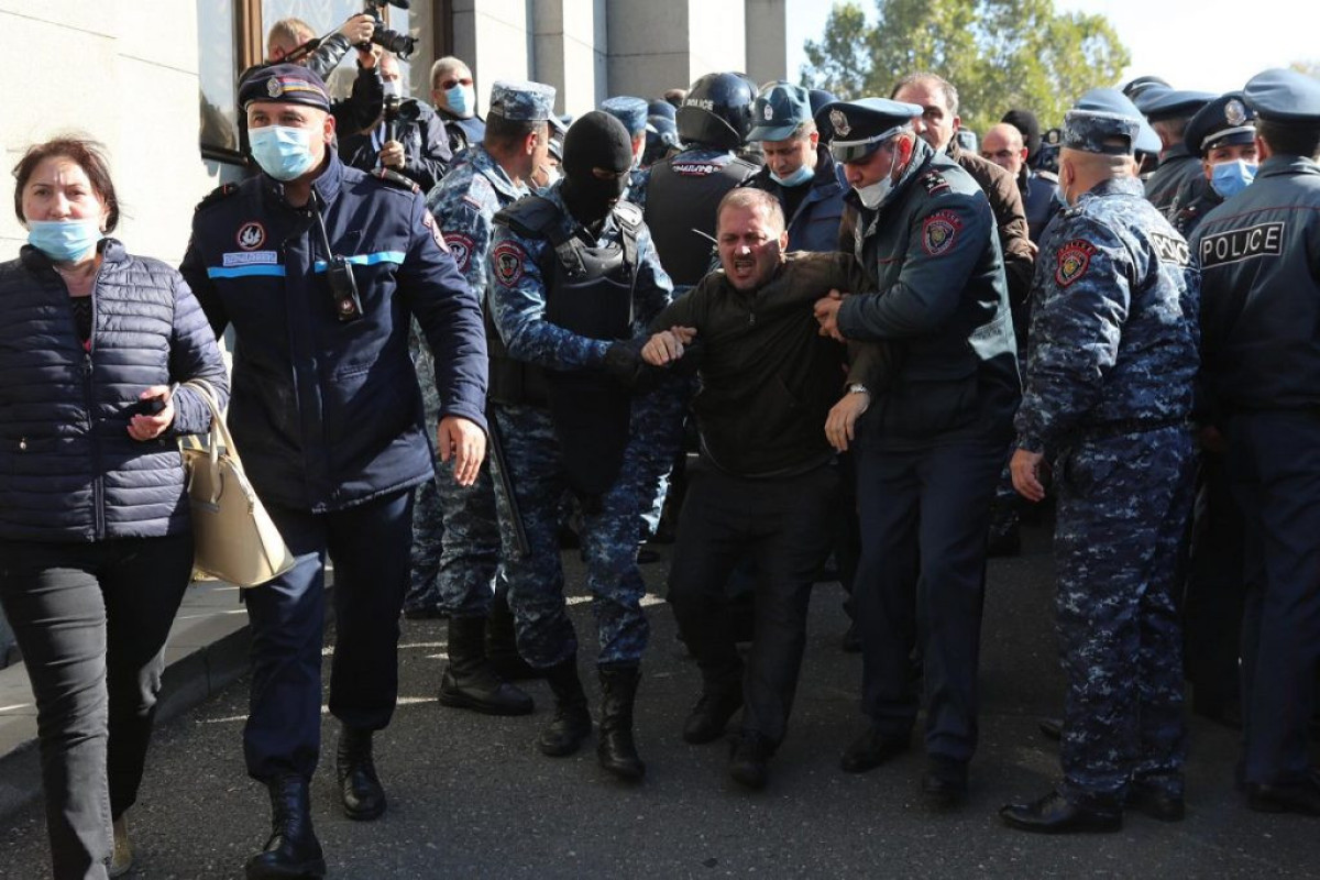 В Ереване прошла акция протеста против визита азербайджанских депутатов