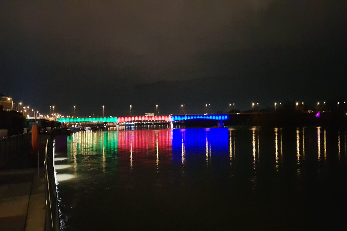 Мост Шлонско-Домбровски на реке Висла в Варшаве