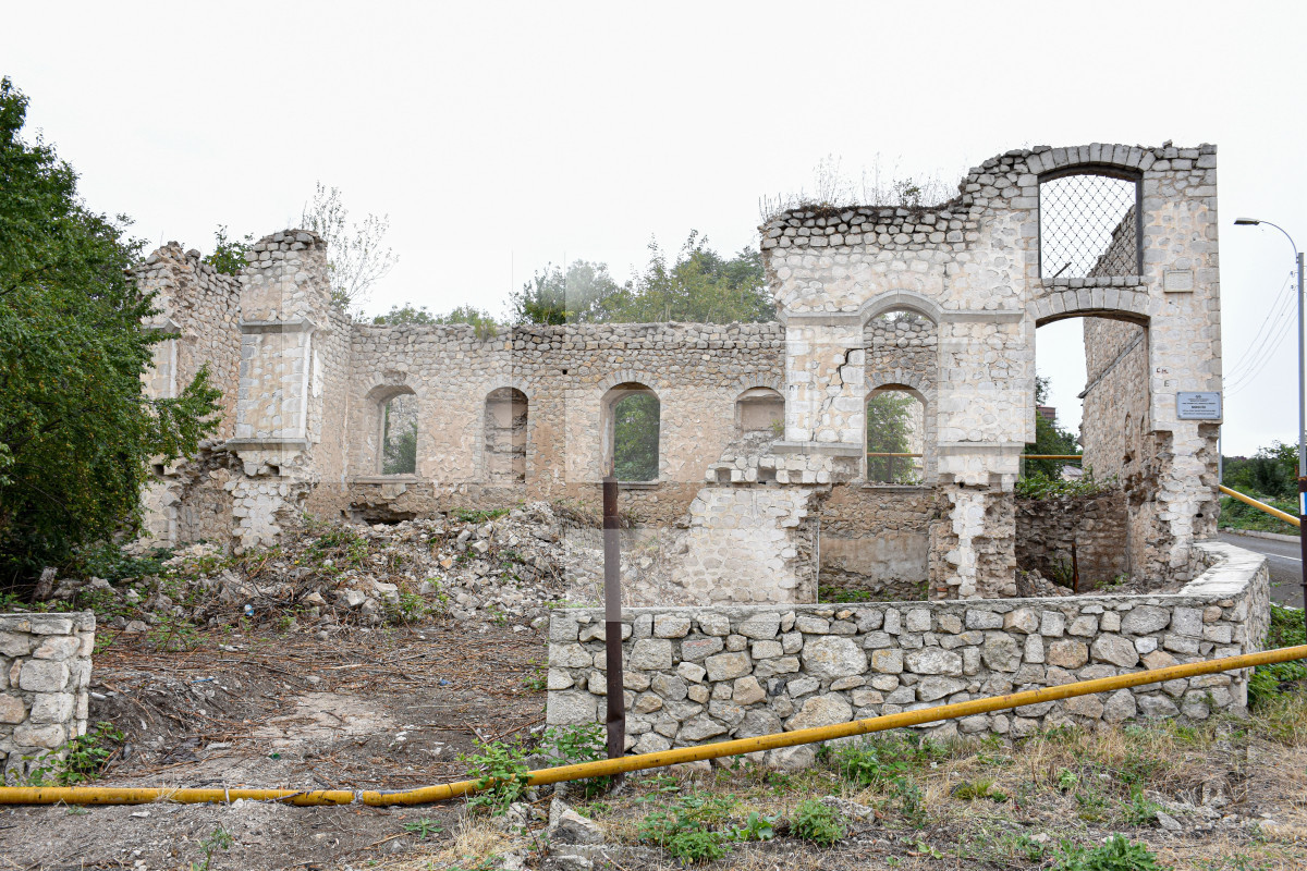 Госслужба: Собираются факты посягательства армян на исторические памятники