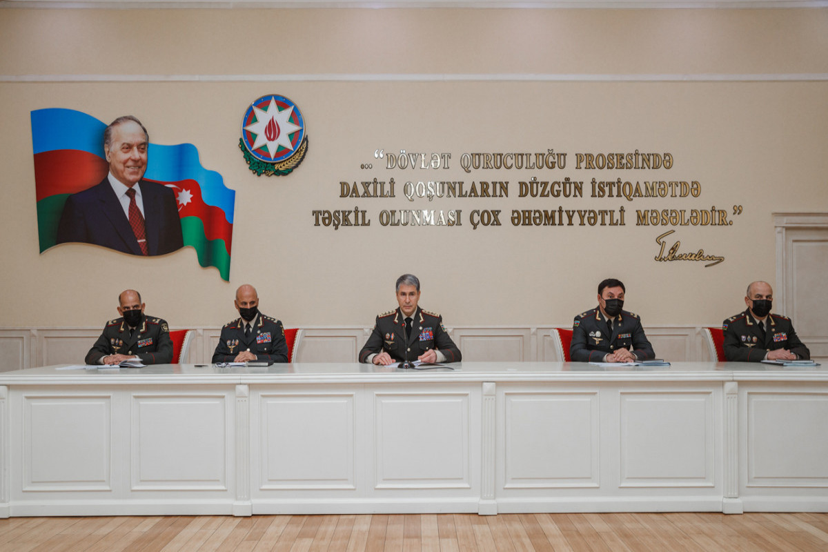 Вилаят Эйвазов провел служебное совещание