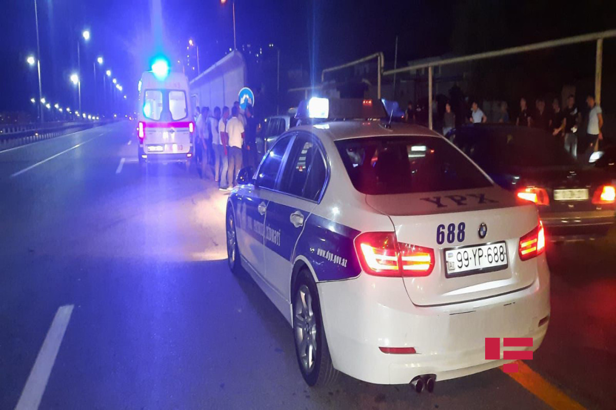 В Баку столкнулись два автомобиля, семеро человек пострадали-ФОТО 