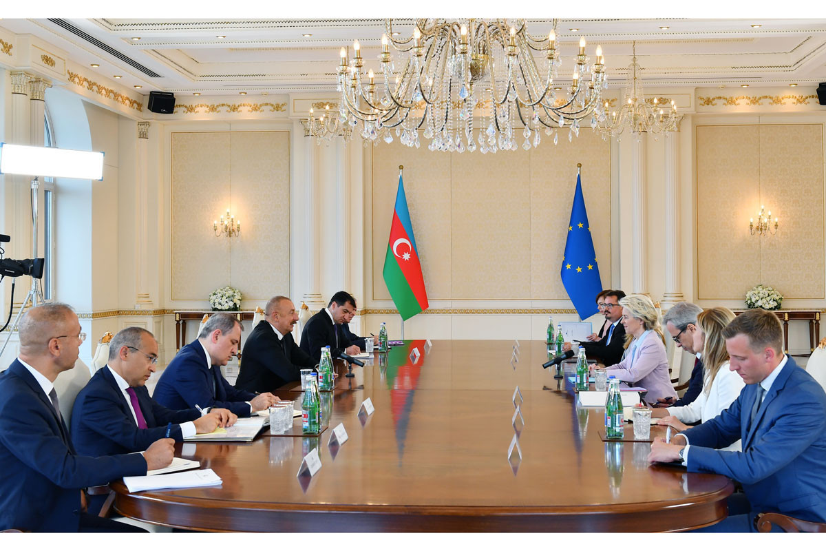 Президент Ильхам Алиев и Урсула фон дер Ляйен выступили с заявлениями для прессы-ОБНОВЛЕНО-2 