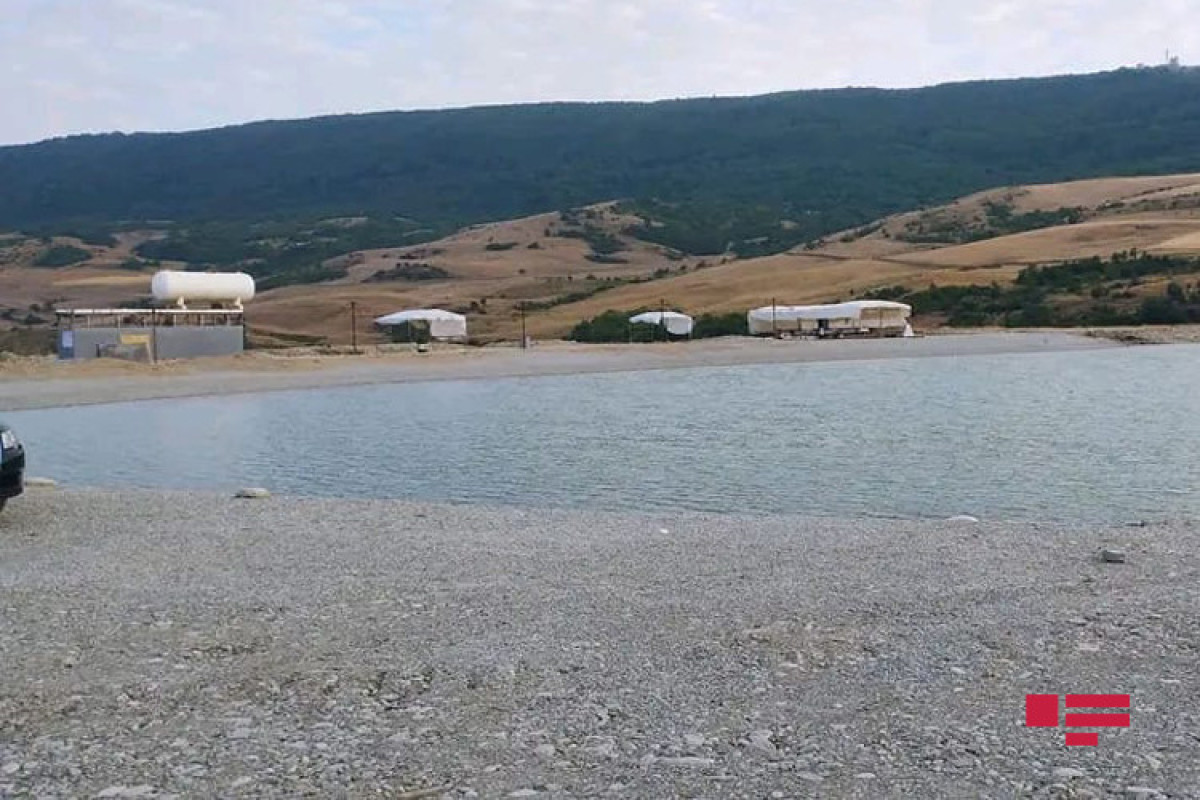 В Шемахе из утонувших в озере трех юношей двое погибли