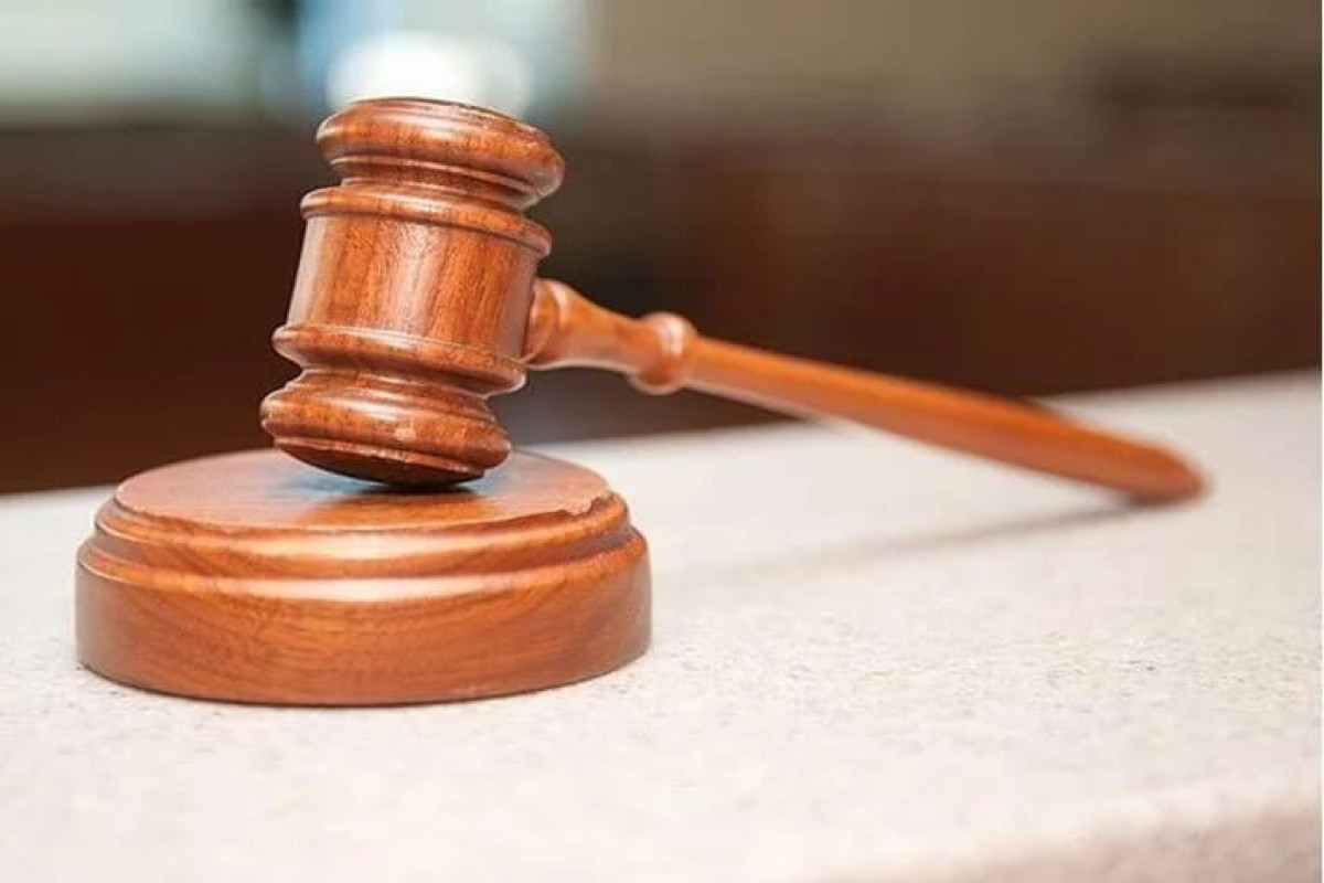 В Баку вынесен приговор школьнику, ударившему ножом одноклассника