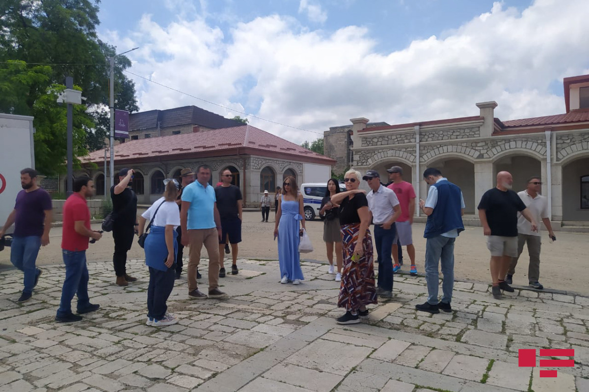 Иностранные путешественники посетили город Шуша