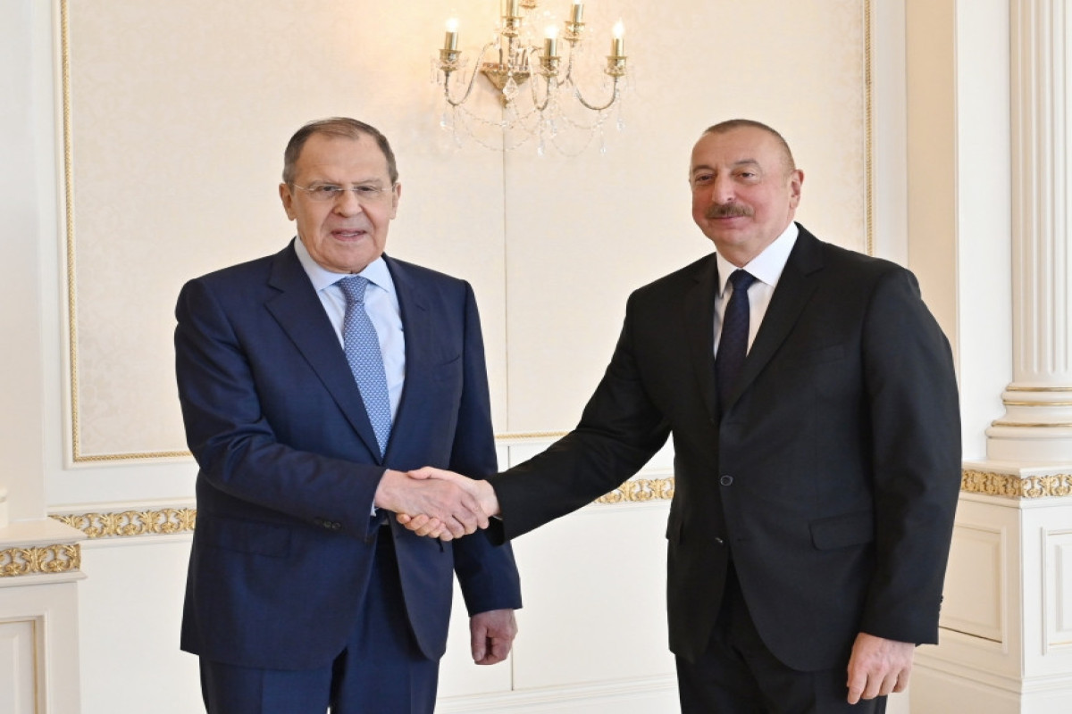 Президент Азербайджана Ильхам Алиев принял министра иностранных дел России Сергея Лаврова