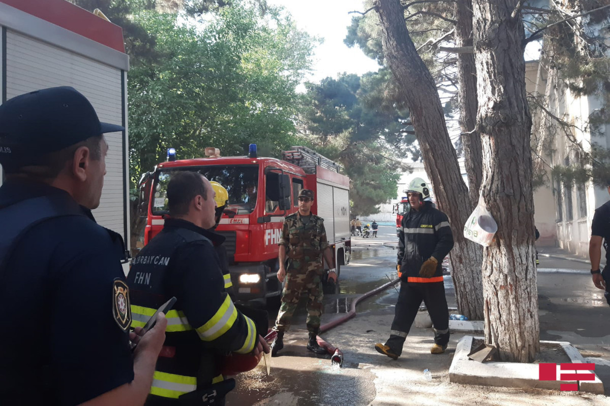 Пожар в школе в Баку потушен