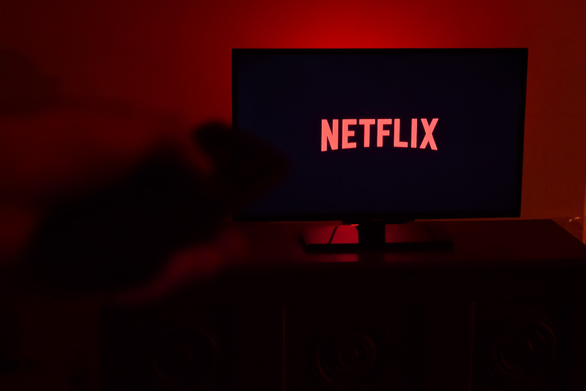 Netflix решил приостановить работу в России
