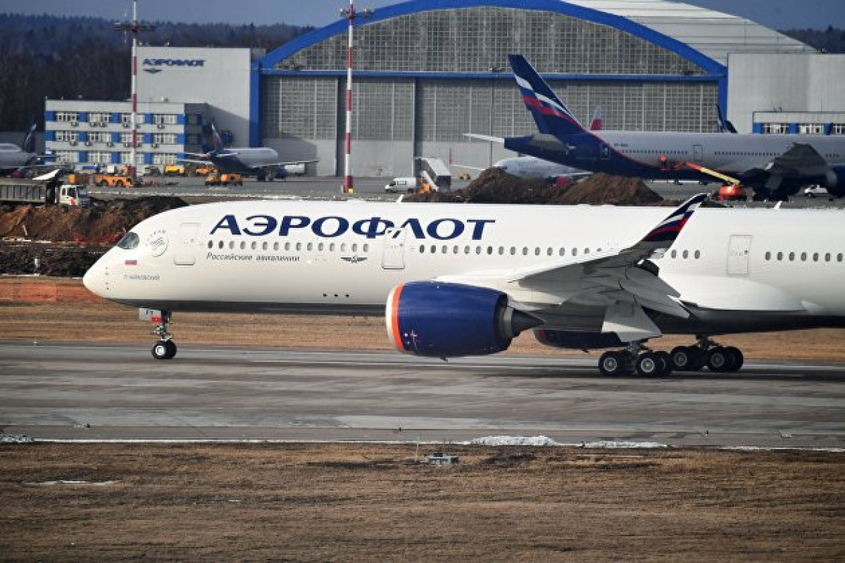 Российские авиакомпании приостанавливают полеты за рубеж