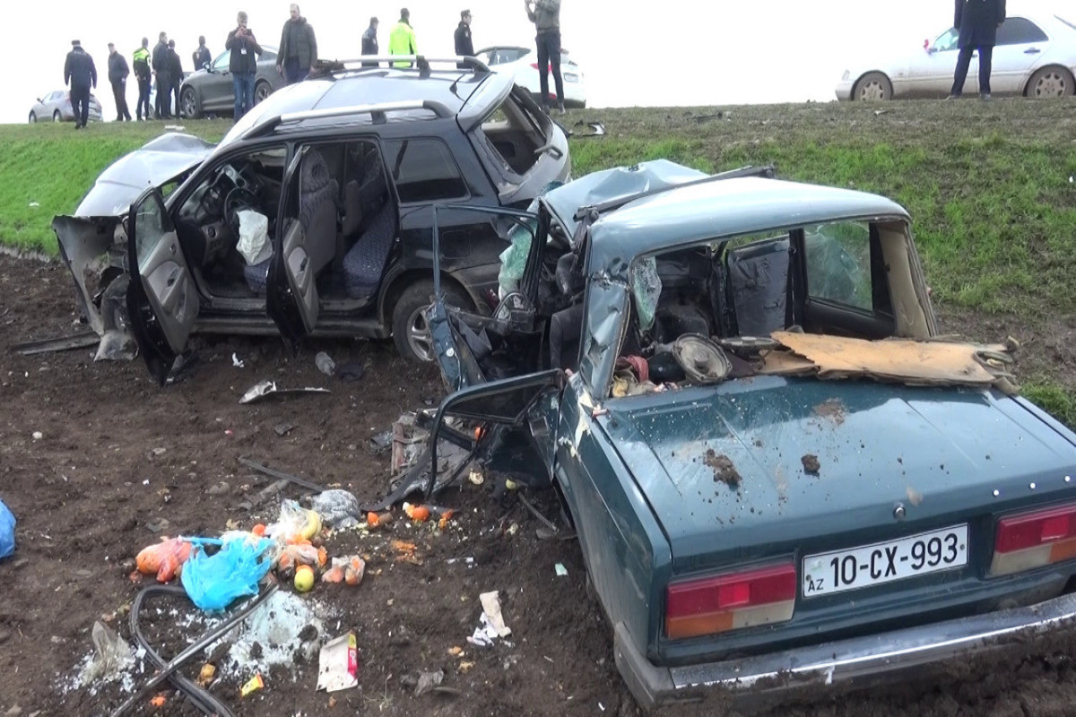 В Азербайджане в результате ДТП погибли 5 человек, 3 получили увечья-ФОТО -ОБНОВЛЕНО 