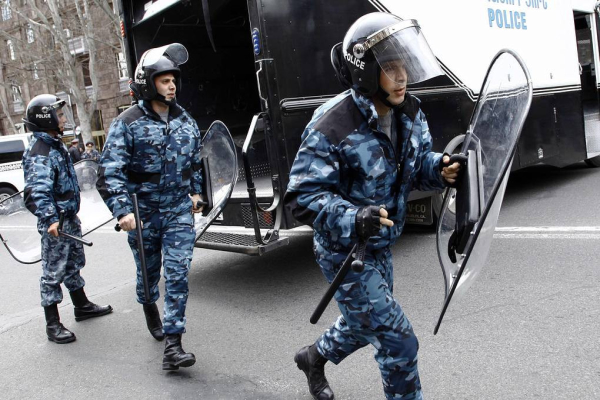 Митингующие перекрыли Киевский мост в Ереване