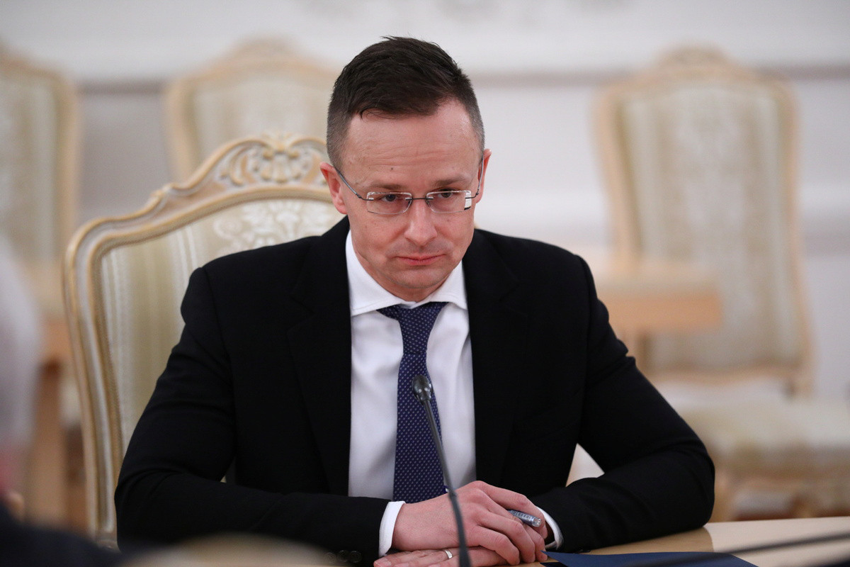 Петер Сийярто
