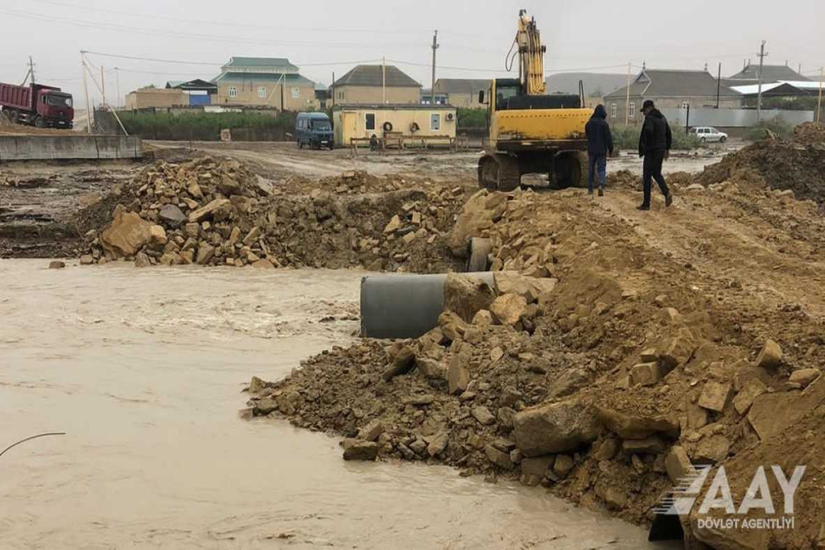 В Гаджигабульском районе восстановлено движение над рекой Пирсаатчай-ФОТО 