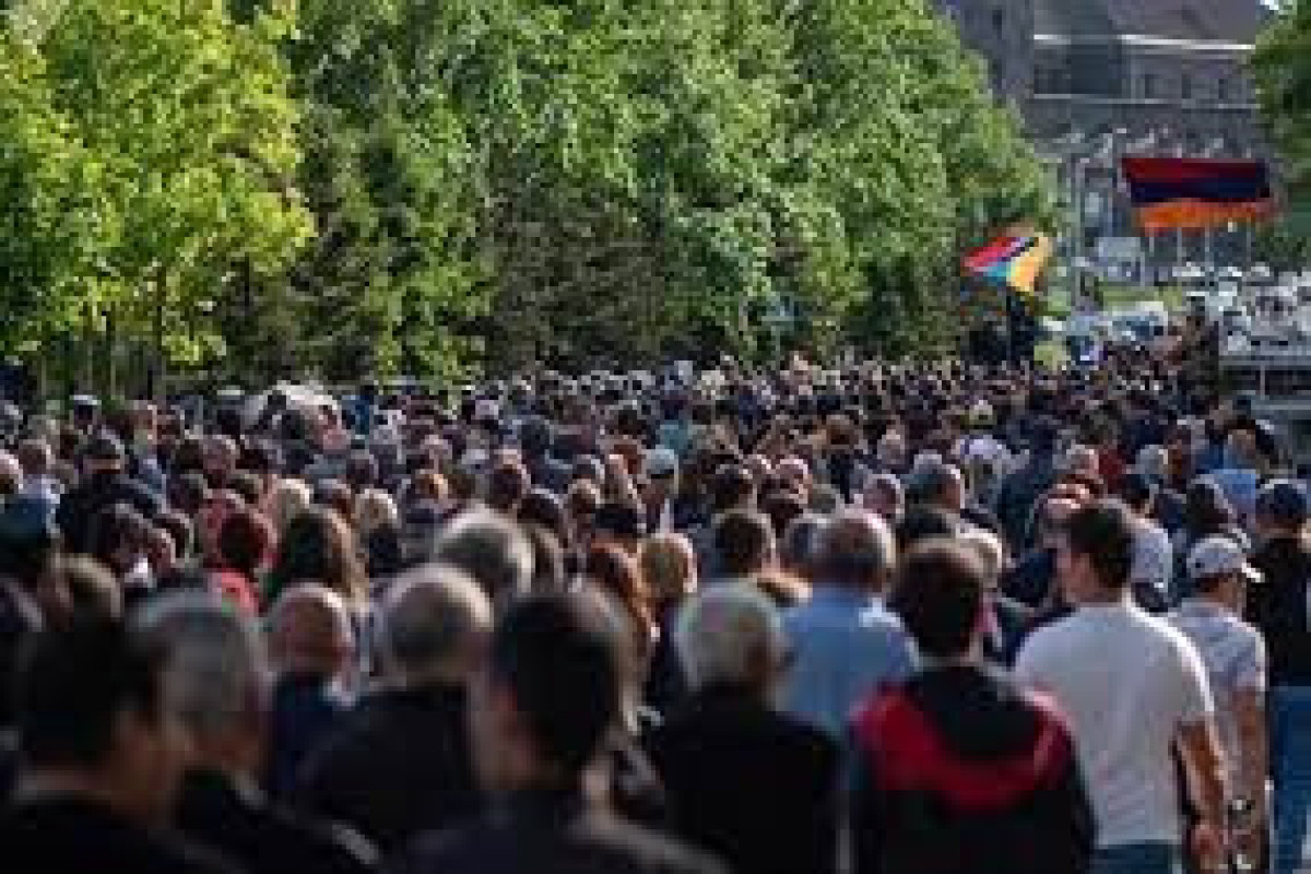 В Ереване проходит митинг оппозиции
