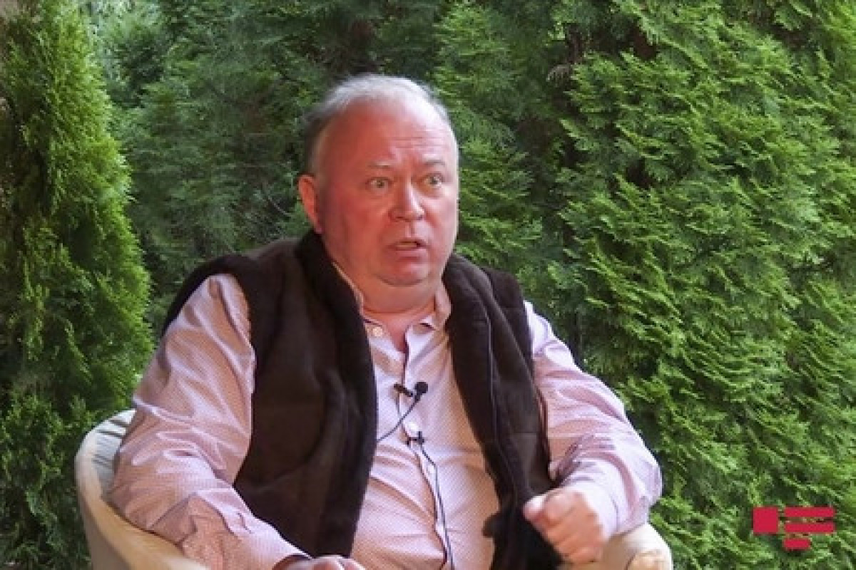 Андрей Караулов