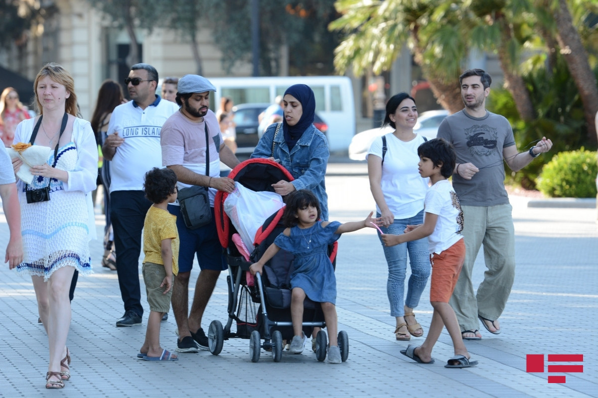 Число лиц, приезжающих из Ирана в Азербайджан, сократилось
