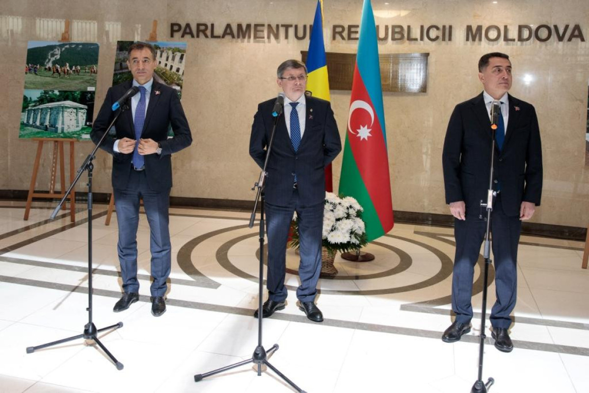 Посвященная Шуше выставка в парламенте Молдовы