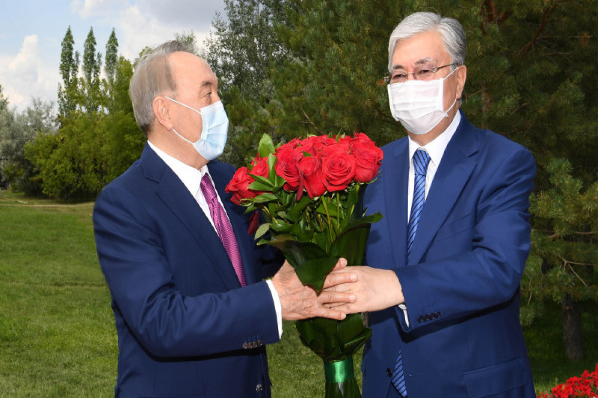 Назарбаев поздравил Токаева с победой на выборах президента Казахстана