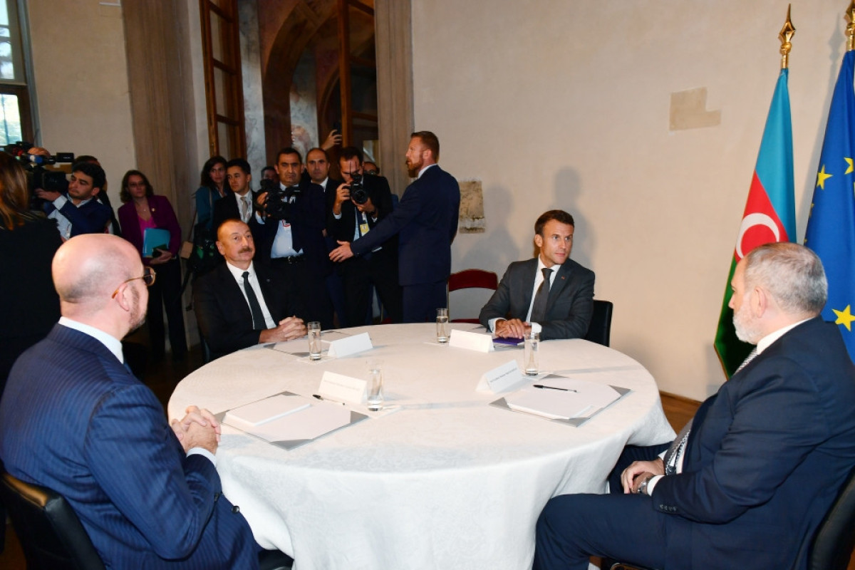 В Праге началась встреча лидеров Азербайджана, ЕС, Франции и Армении
