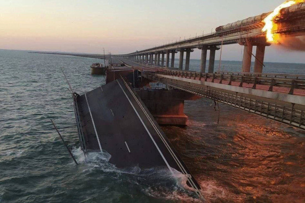 Движение автомобилей по Крымскому мосту восстановлено