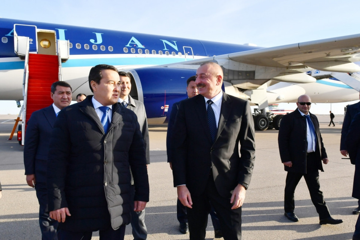 Президент Ильхам Алиев отбыл с рабочим визитом в Казахстан