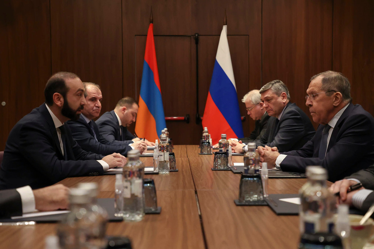 Главы МИД Армении и России встретились в Астане
