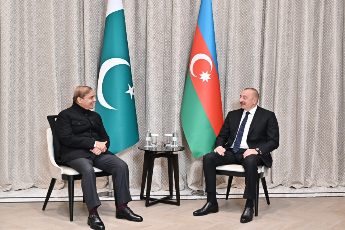 Премьер-министр Шахбаз Шариф, Президент Ильхам Алиев