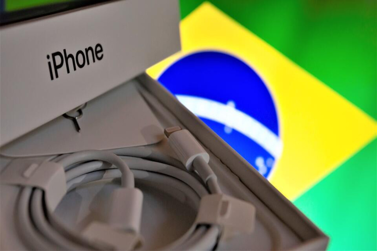 Суд оштрафовал Apple почти на $20 млн за продажу iPhone без зарядки