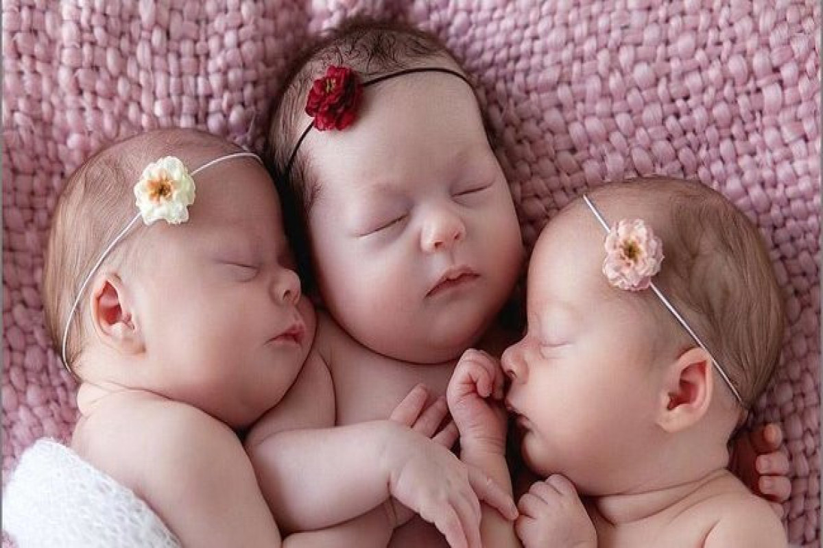 В январе-августе родились 2310 двойняшек, 105 тройняшек, 4 четверняшки
