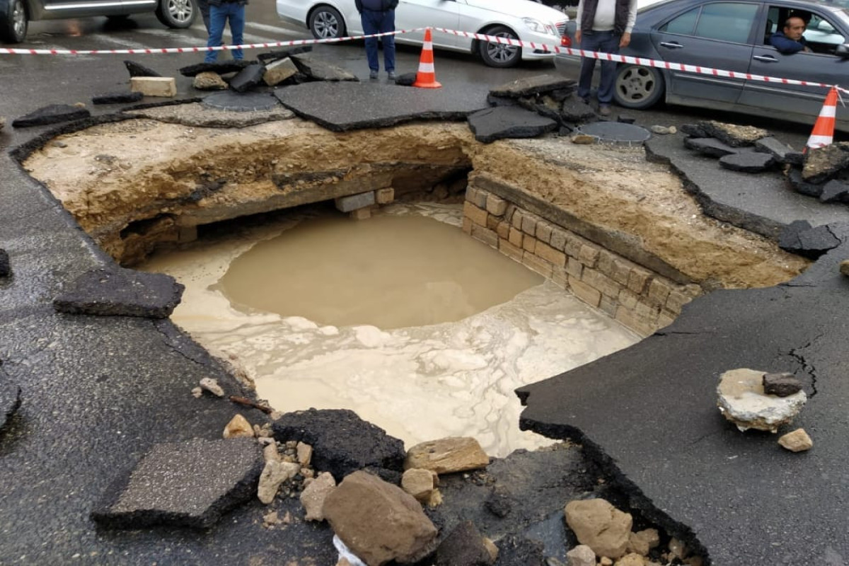 Авария на магистральном водопроводе частично оставила без воды Ясамальский и Сабаильский районы Баку