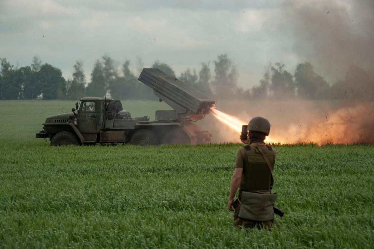 Украинская армия уничтожила два склада боеприпасов и два беспилотника противника