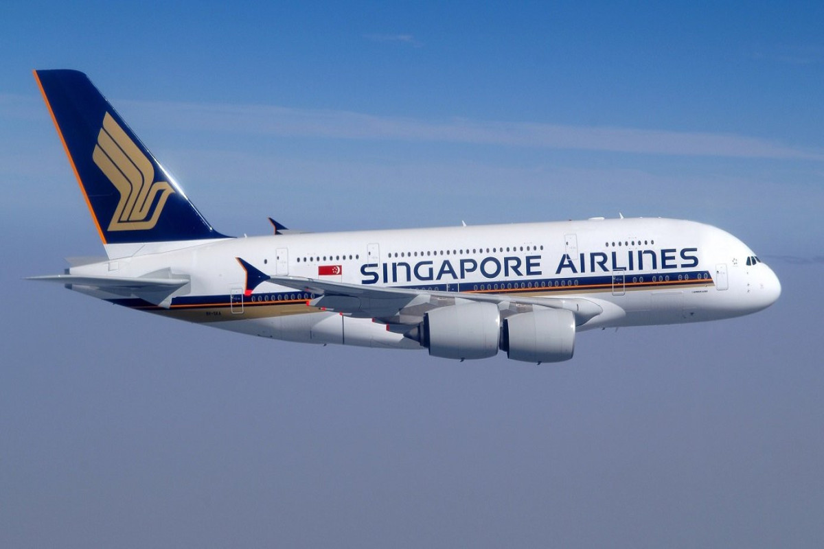 Самолет Париж-Сингапур совершил экстренную посадку в Баку