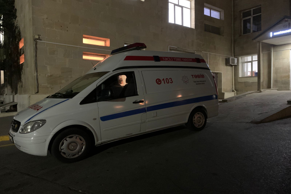 В Баку мужчине нанесены многочисленные ножевые ранения