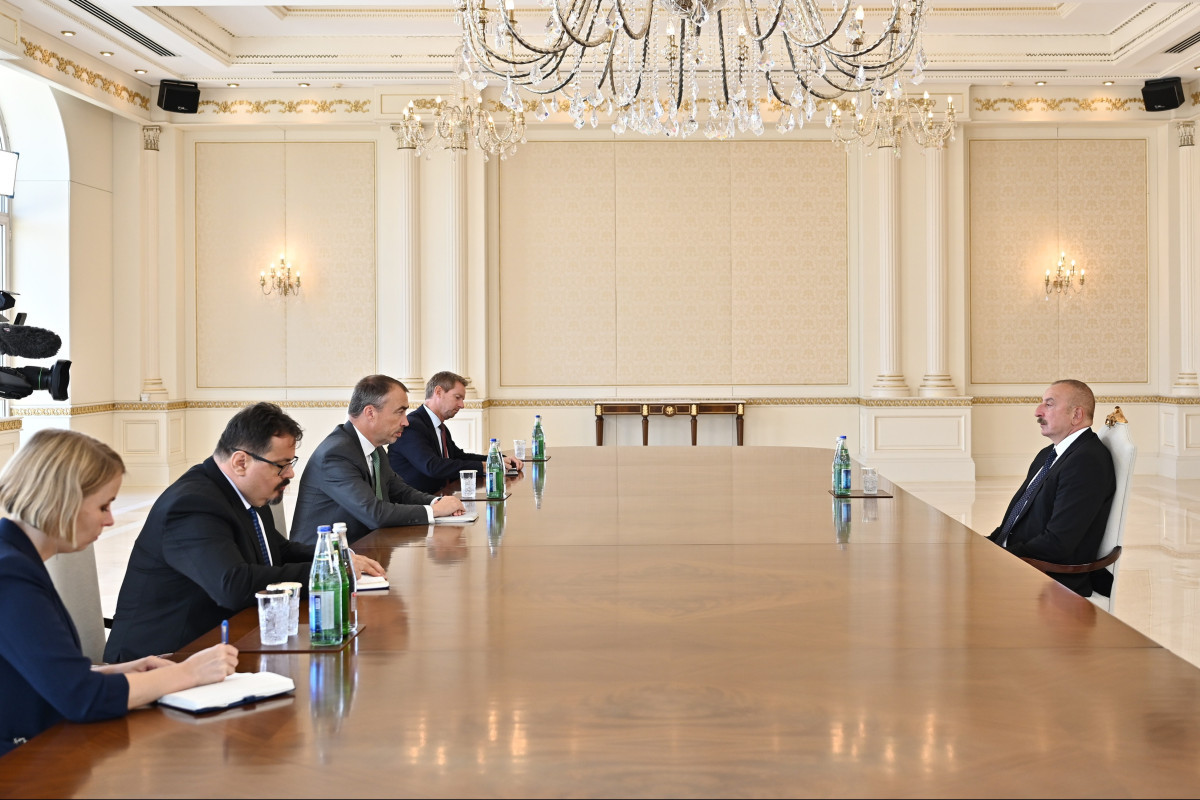 Президент Ильхам Алиев принял спецпредставителя ЕС по Южному Кавказу Тойво Клаара