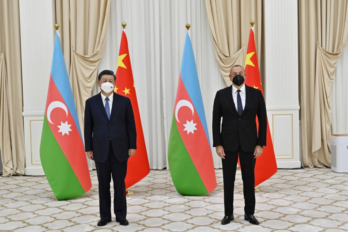 Президент Ильхам Алиев встретился в Самарканде с лидером Китая