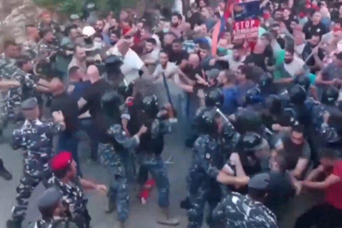 Ливанские армяне попытались напасть на посольство Азербайджана  -ВИДЕО 