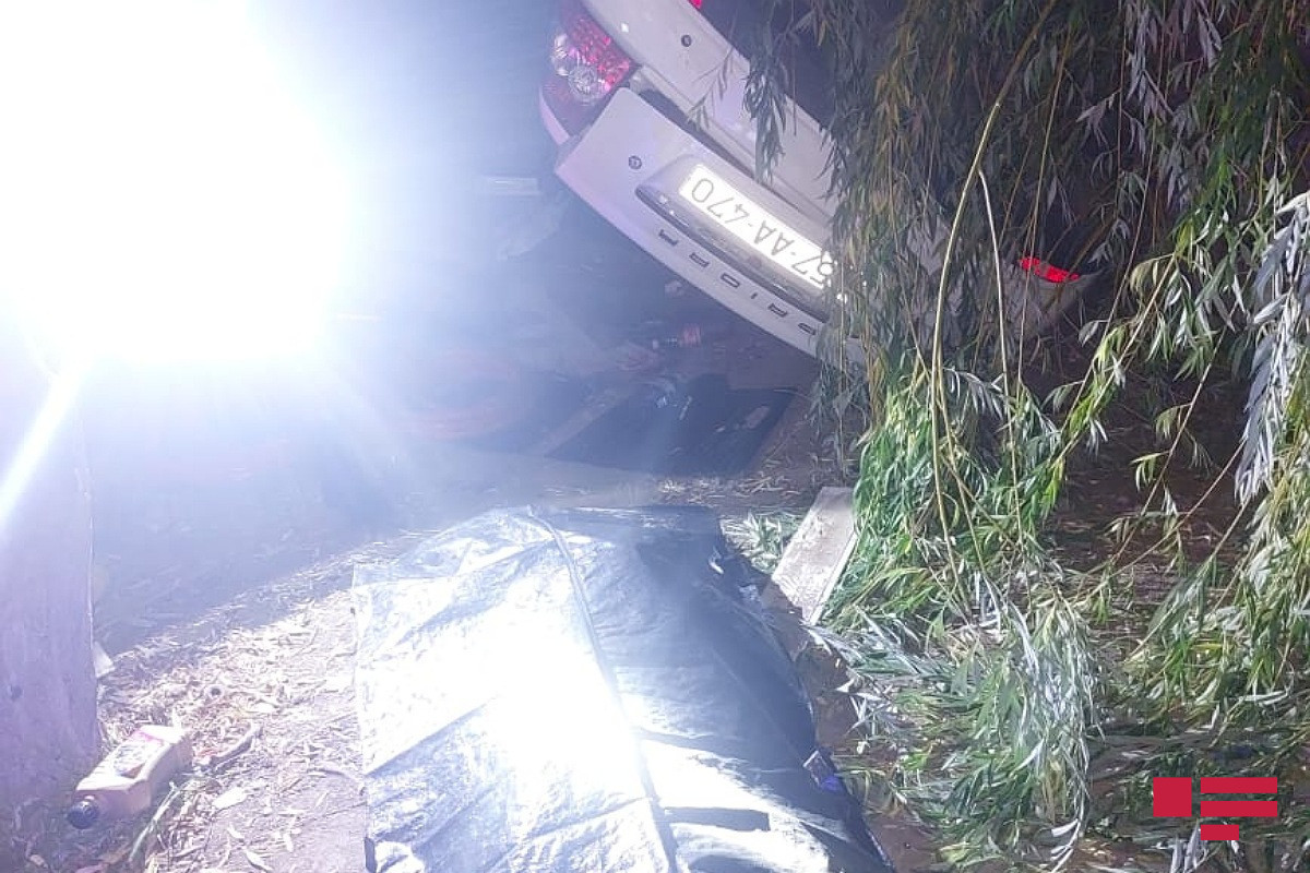 В Азербайджане перевернулся автомобиль, пострадали 5 человек-ОБНОВЛЕНО 