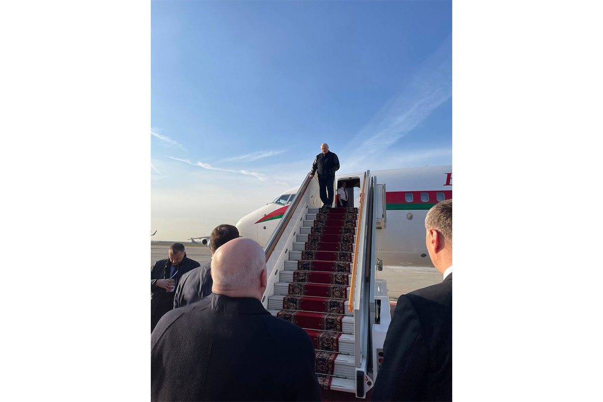 Лукашенко совершил визит в Россию