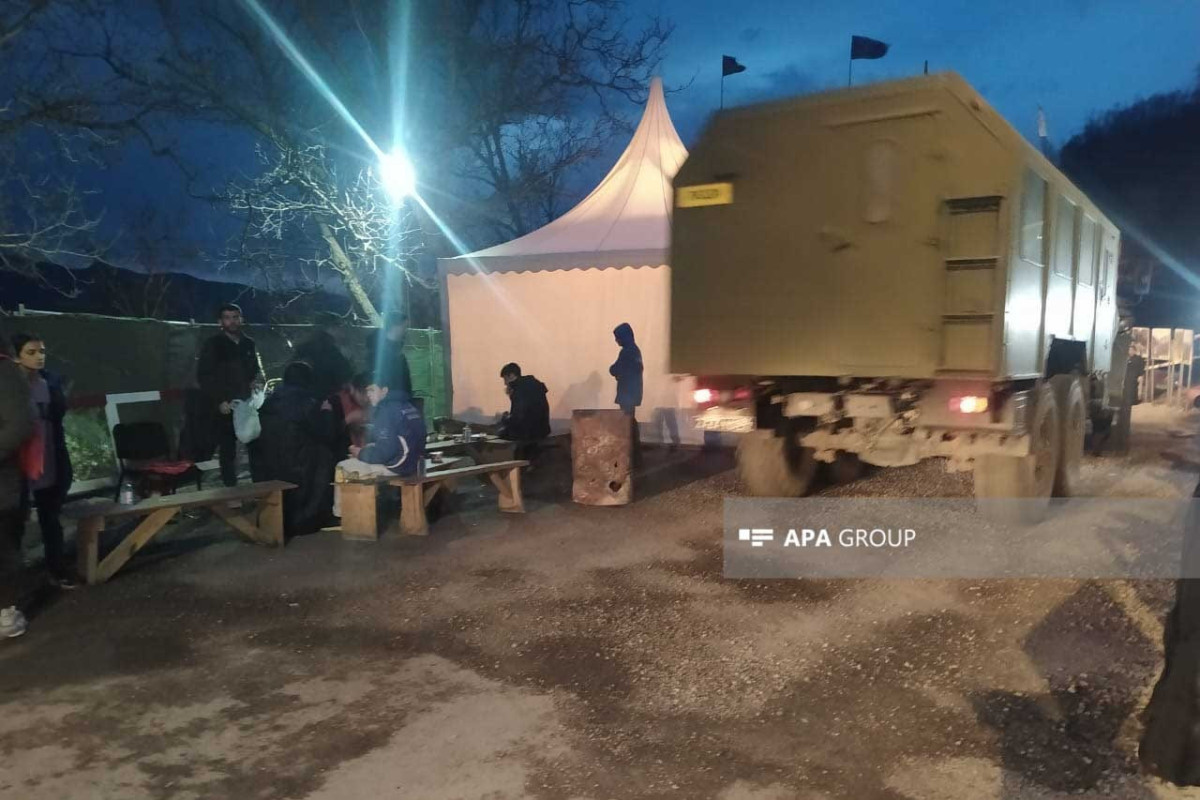 По дороге Лачин-Ханкенди проехали автомобили РМК