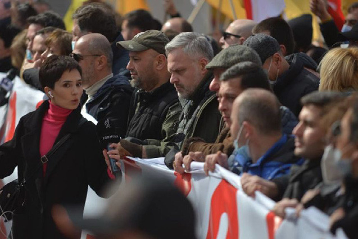 Грузинская оппозиция снова проведет митинг перед зданием парламента