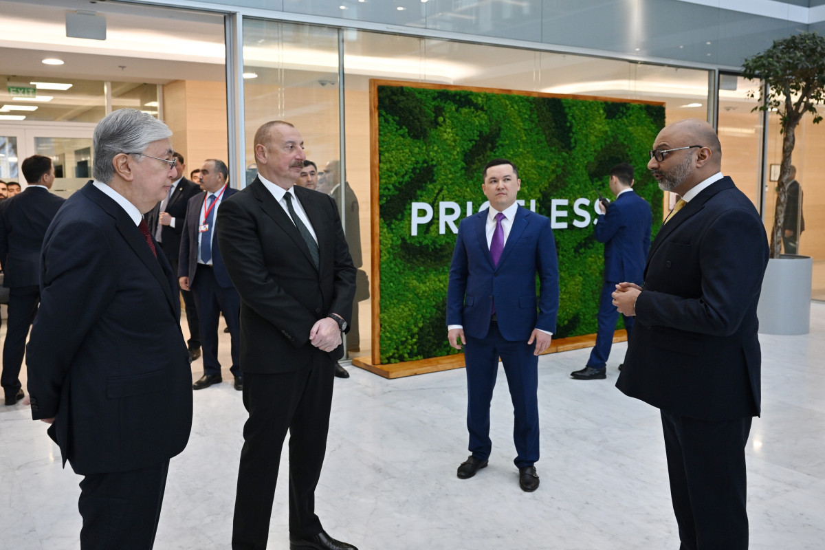Президенты Азербайджана и Казахстана посетили Международный финансовый центр в Астане
